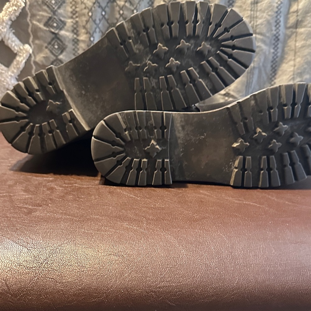 Cliffs by WHITE MOUNTAIN Tan Ankle Boots - Picture 2 of 3